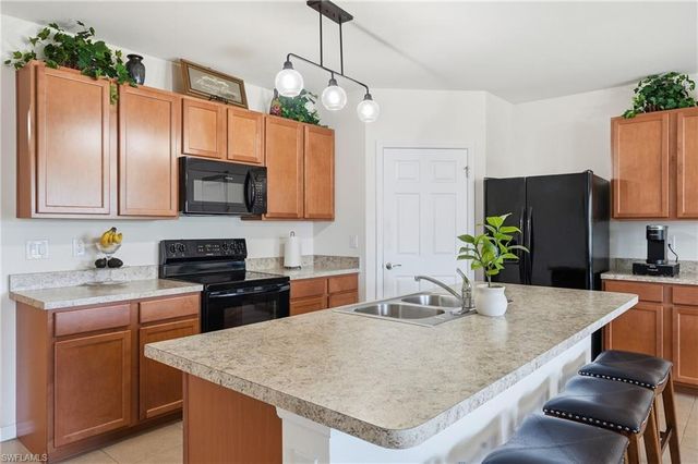 2006 15th AVE, Cape Coral, FL 33991