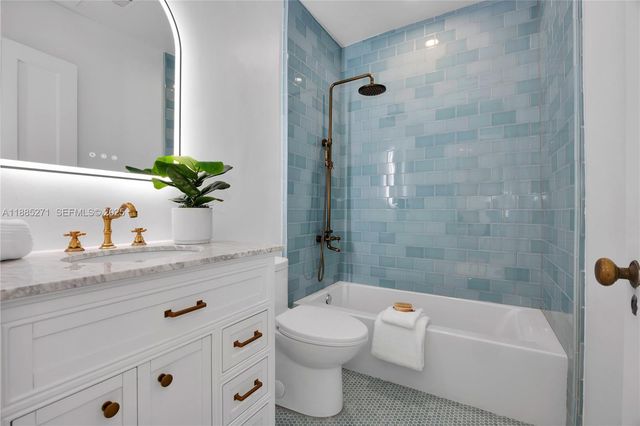 3700 Hibiscus St, Miami, FL 33133