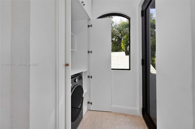 3700 Hibiscus St, Miami, FL 33133