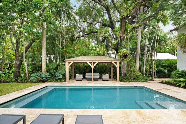 3700 Hibiscus St, Miami, FL 33133