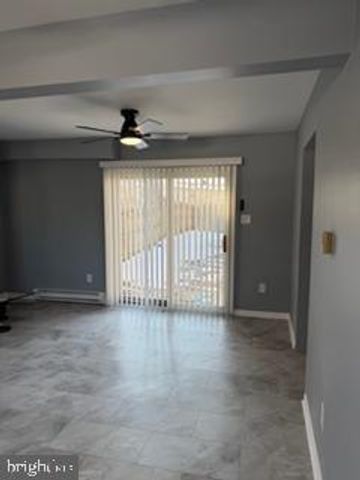 79 E EDIN SHIRE RD RD NE, Sicklerville, NJ 08081