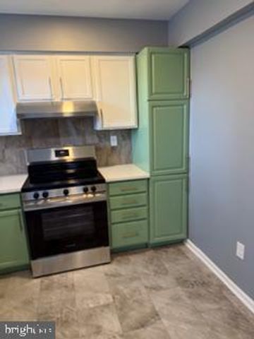 79 E EDIN SHIRE RD RD NE, Sicklerville, NJ 08081