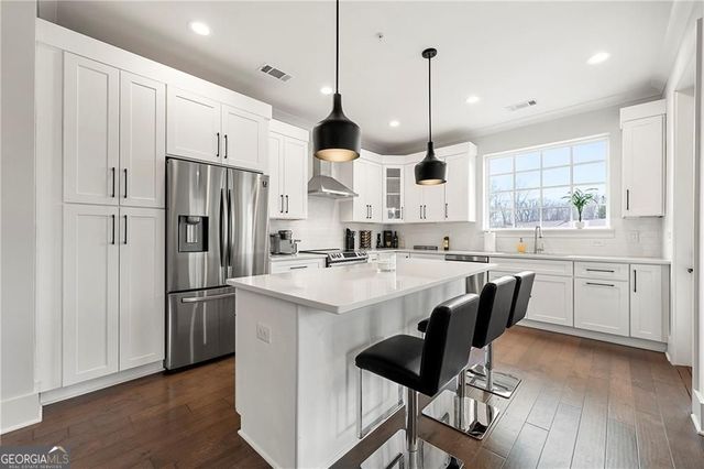6890 Peachtree Dunwoody Road 301, Sandy Springs, GA 30328
