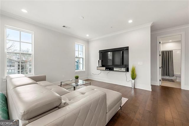 6890 Peachtree Dunwoody Road 301, Sandy Springs, GA 30328