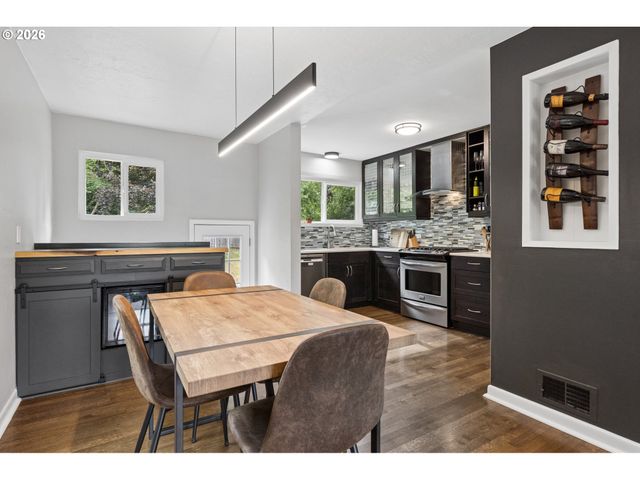 7010 Sw 35TH Ave, Portland, OR 97219