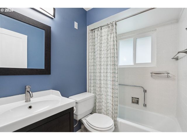 7010 Sw 35TH Ave, Portland, OR 97219