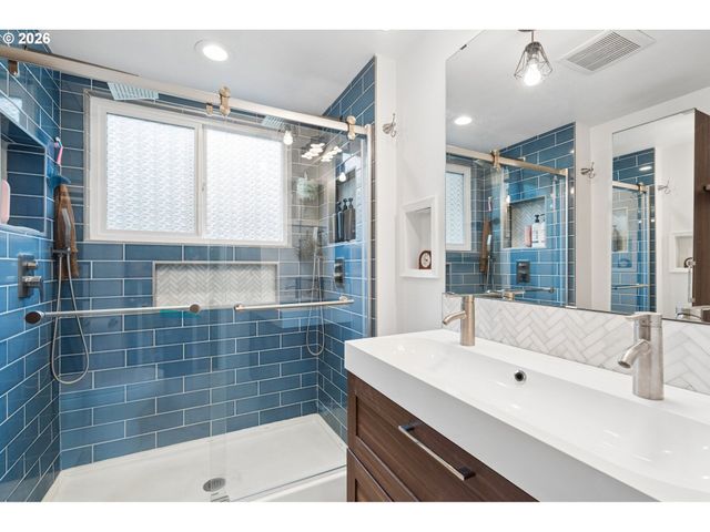 7010 Sw 35TH Ave, Portland, OR 97219
