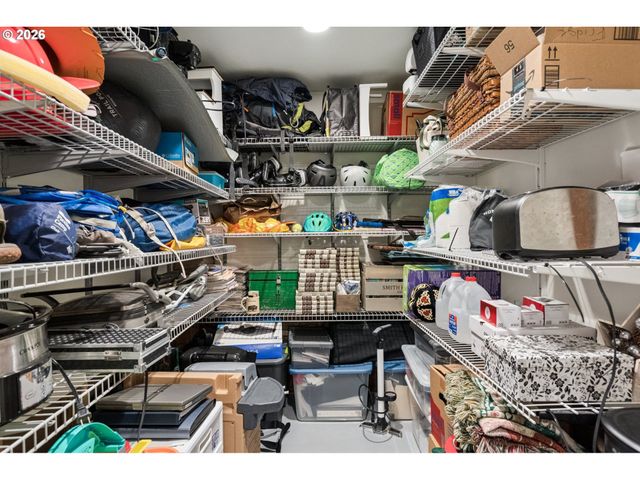 7010 Sw 35TH Ave, Portland, OR 97219