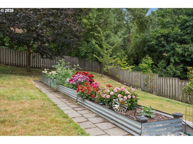 7010 Sw 35TH Ave, Portland, OR 97219
