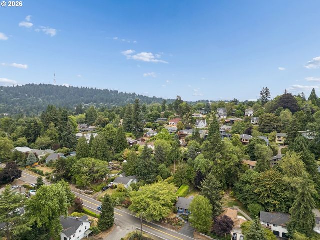 7010 Sw 35TH Ave, Portland, OR 97219