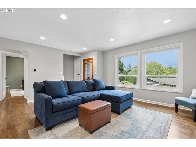 7010 Sw 35TH Ave, Portland, OR 97219