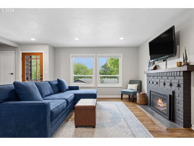 7010 Sw 35TH Ave, Portland, OR 97219