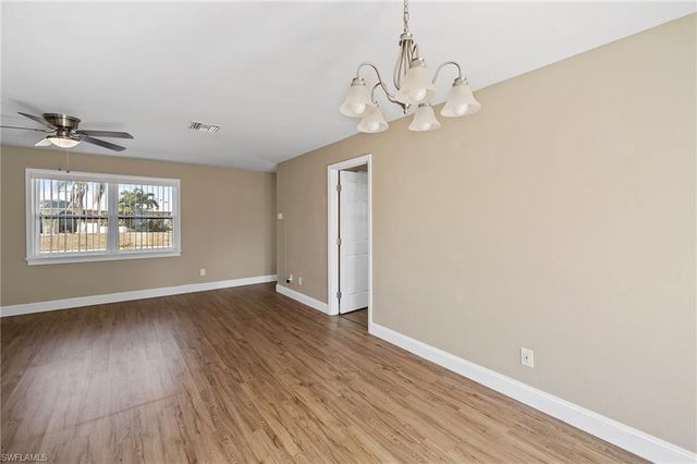 922 SE 27th TER, Cape Coral, FL 33904