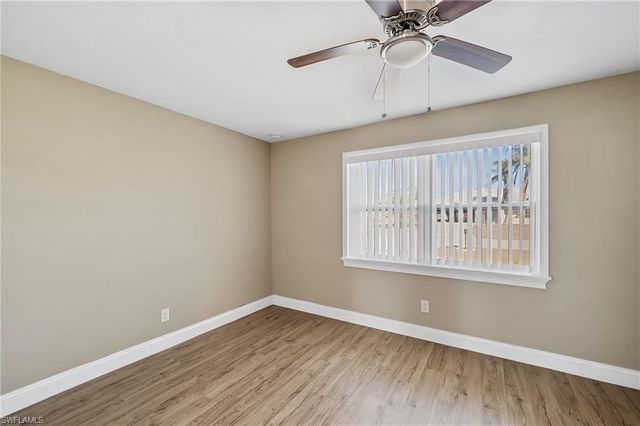 922 SE 27th TER, Cape Coral, FL 33904