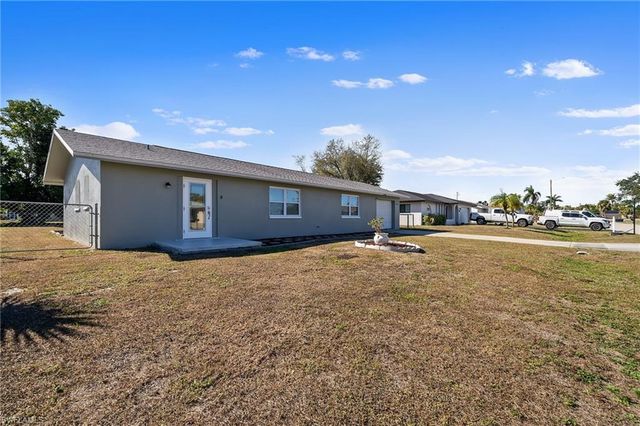 922 SE 27th TER, Cape Coral, FL 33904