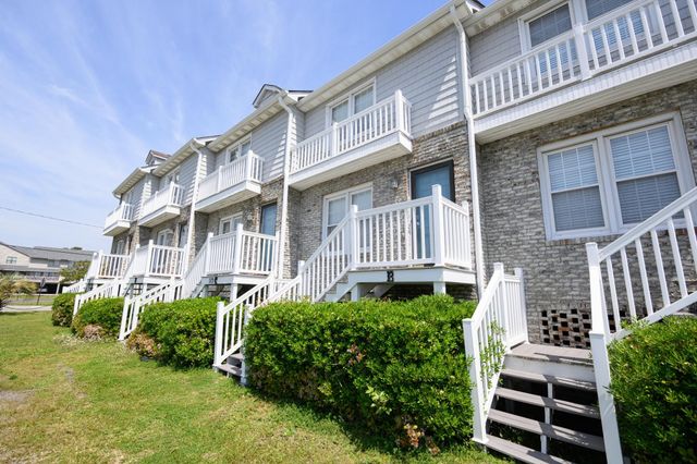 112 3rd Ave S Apt B, Surfside Beach, SC 29575