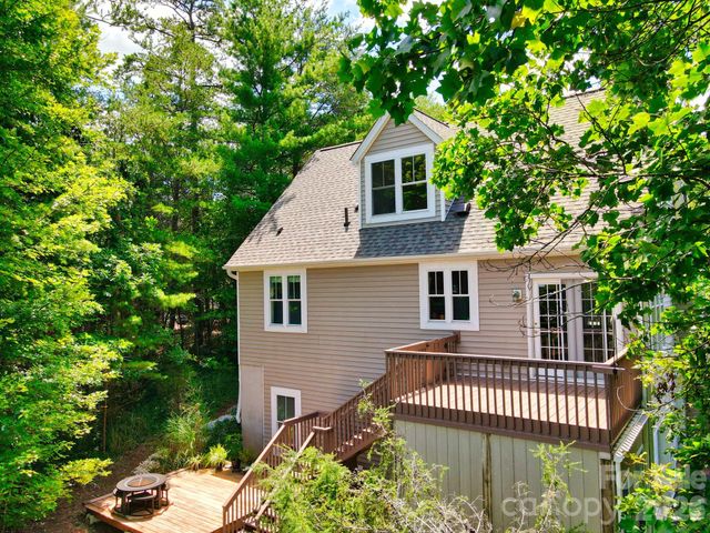 131 Macdougall Lane, Weaverville, NC 28787