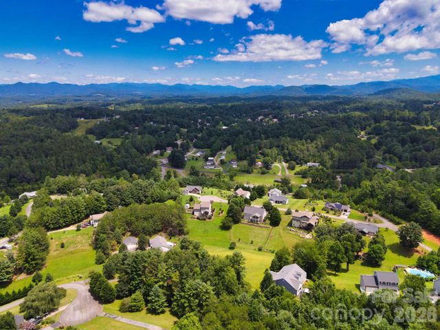 131 Macdougall Lane, Weaverville, NC 28787