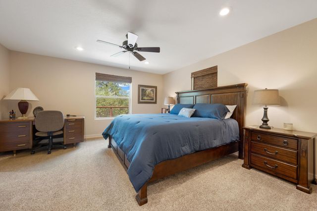 1105 Edgewater DR, Spicewood, TX 78669