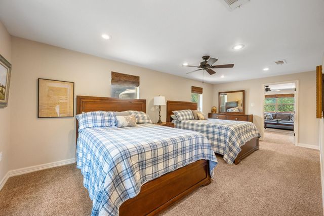 1105 Edgewater DR, Spicewood, TX 78669