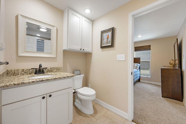 1105 Edgewater DR, Spicewood, TX 78669