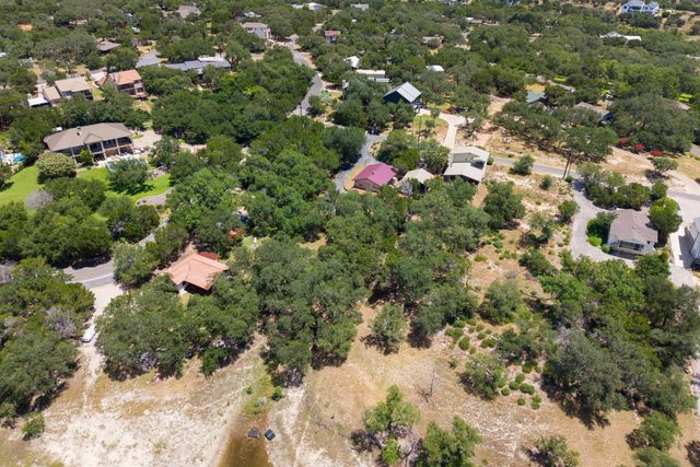 1105 Edgewater DR, Spicewood, TX 78669