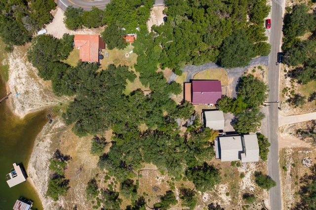 1105 Edgewater DR, Spicewood, TX 78669