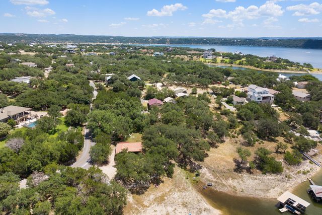 1105 Edgewater DR, Spicewood, TX 78669