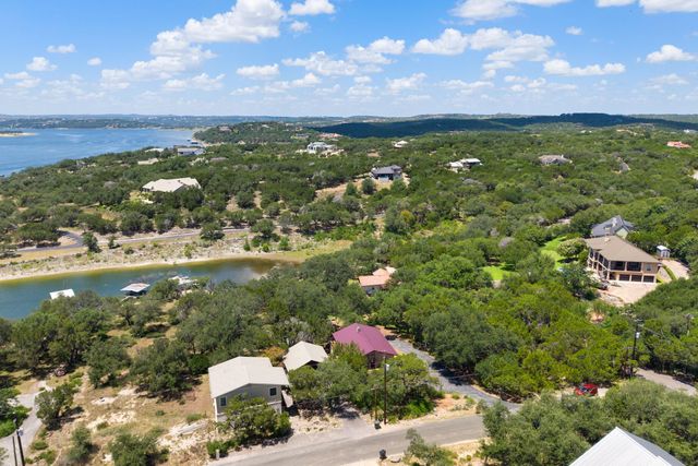 1105 Edgewater DR, Spicewood, TX 78669