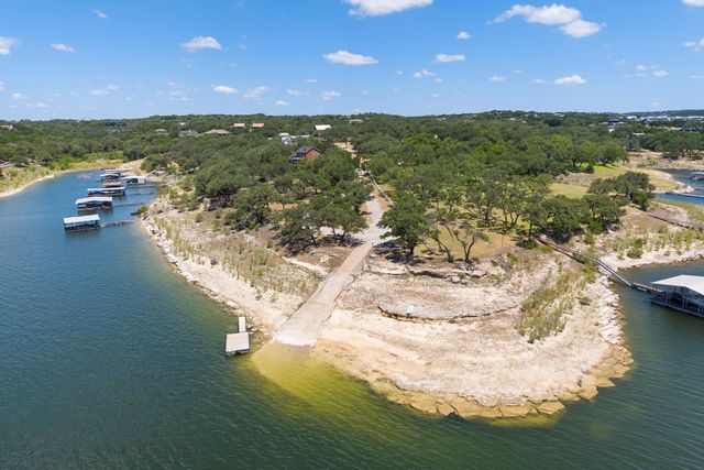 1105 Edgewater DR, Spicewood, TX 78669