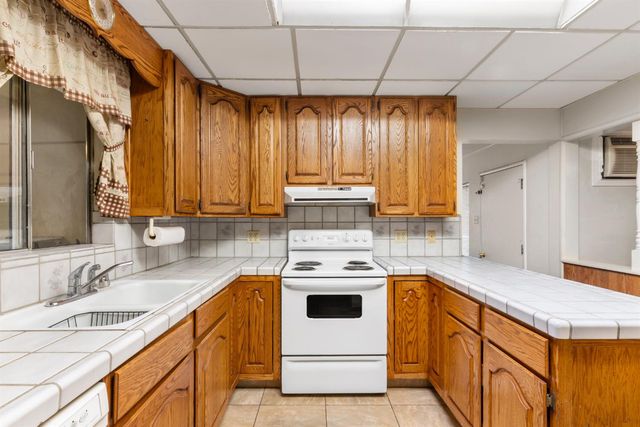 2344 Regal Rd, Modesto, CA 95358