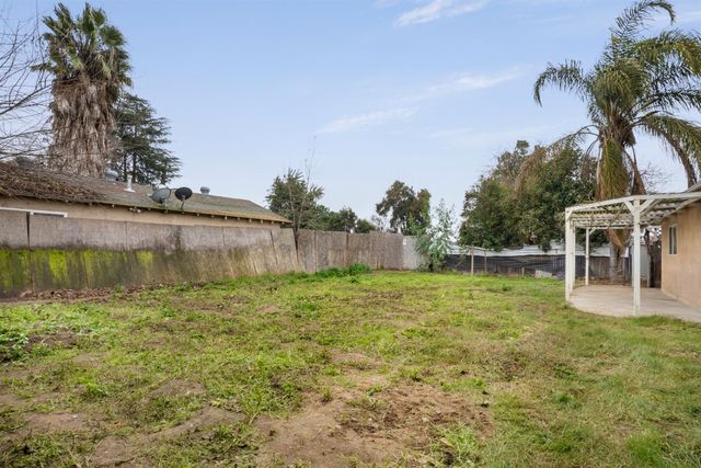 2344 Regal Rd, Modesto, CA 95358