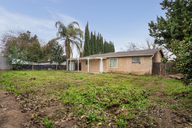 2344 Regal Rd, Modesto, CA 95358