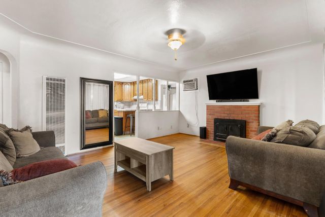 2344 Regal Rd, Modesto, CA 95358