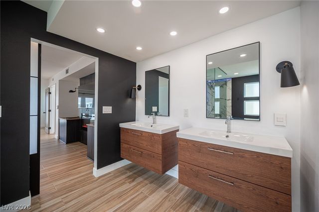 330 East Country Club Drive, Henderson, NV 89015