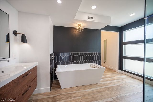 330 East Country Club Drive, Henderson, NV 89015