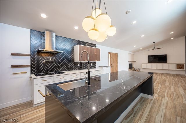 330 East Country Club Drive, Henderson, NV 89015