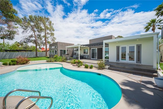 330 East Country Club Drive, Henderson, NV 89015