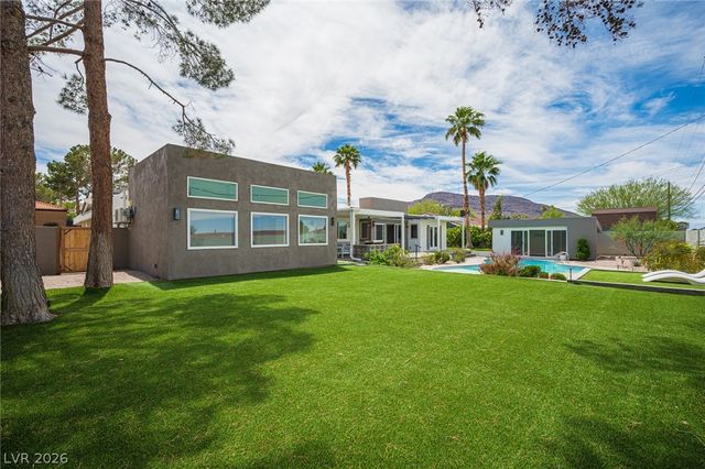 330 East Country Club Drive, Henderson, NV 89015