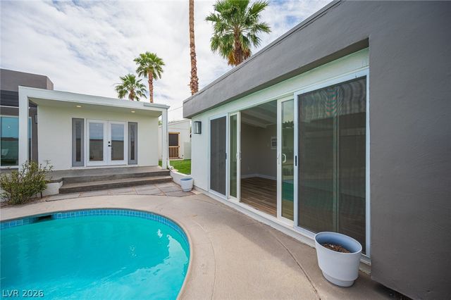330 East Country Club Drive, Henderson, NV 89015