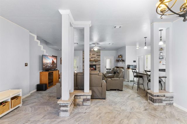 1327 Kenney Hall Road, Brenham, TX 77833