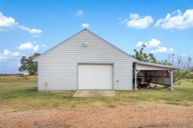 1327 Kenney Hall Road, Brenham, TX 77833