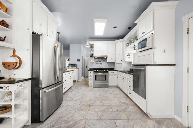 1327 Kenney Hall Road, Brenham, TX 77833