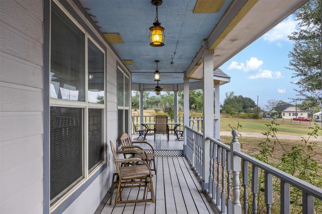 1327 Kenney Hall Road, Brenham, TX 77833