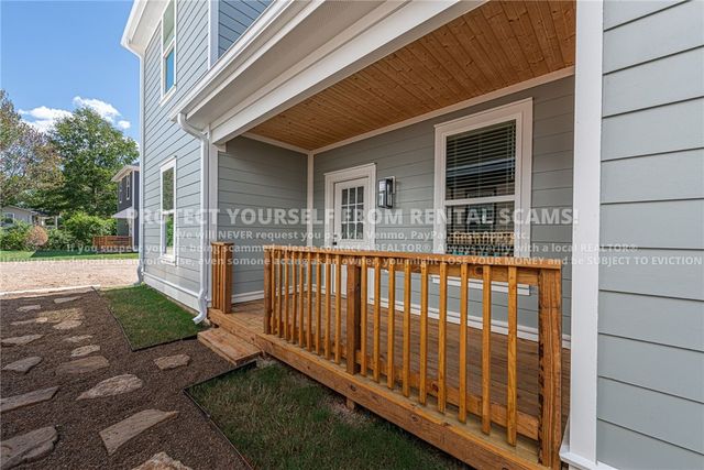 1030 S Laramie Heights, Fayetteville, AR 72704