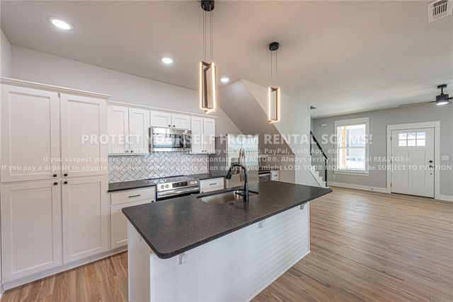 1030 S Laramie Heights, Fayetteville, AR 72704