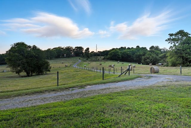 1936 Hobo Shaw Rd, Lewisburg, TN 37091