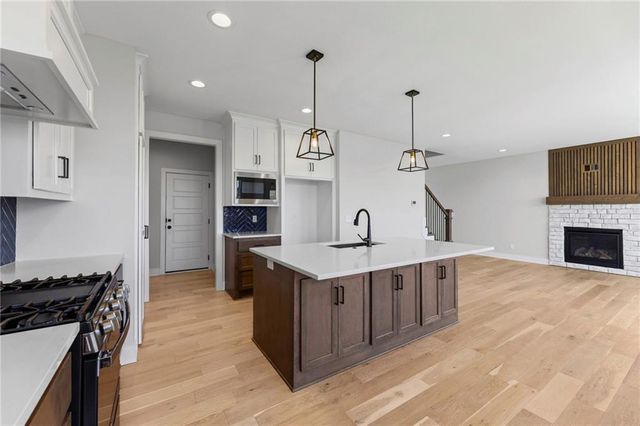 21103 W 186th Terrace, Spring Hill, KS 66083