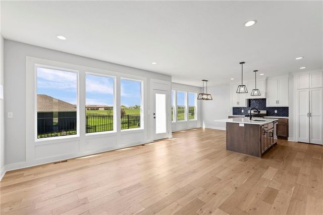 21103 W 186th Terrace, Spring Hill, KS 66083