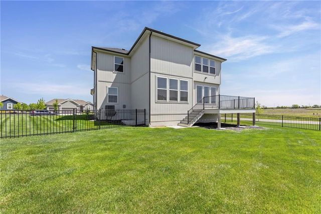21103 W 186th Terrace, Spring Hill, KS 66083